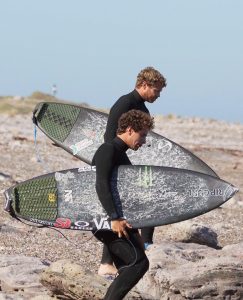 SURFING PATAGONIA Lele Usuna & Nacho Gundesen #TheSearch Rip Curl